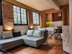 Charming designer 1 bed - check profile